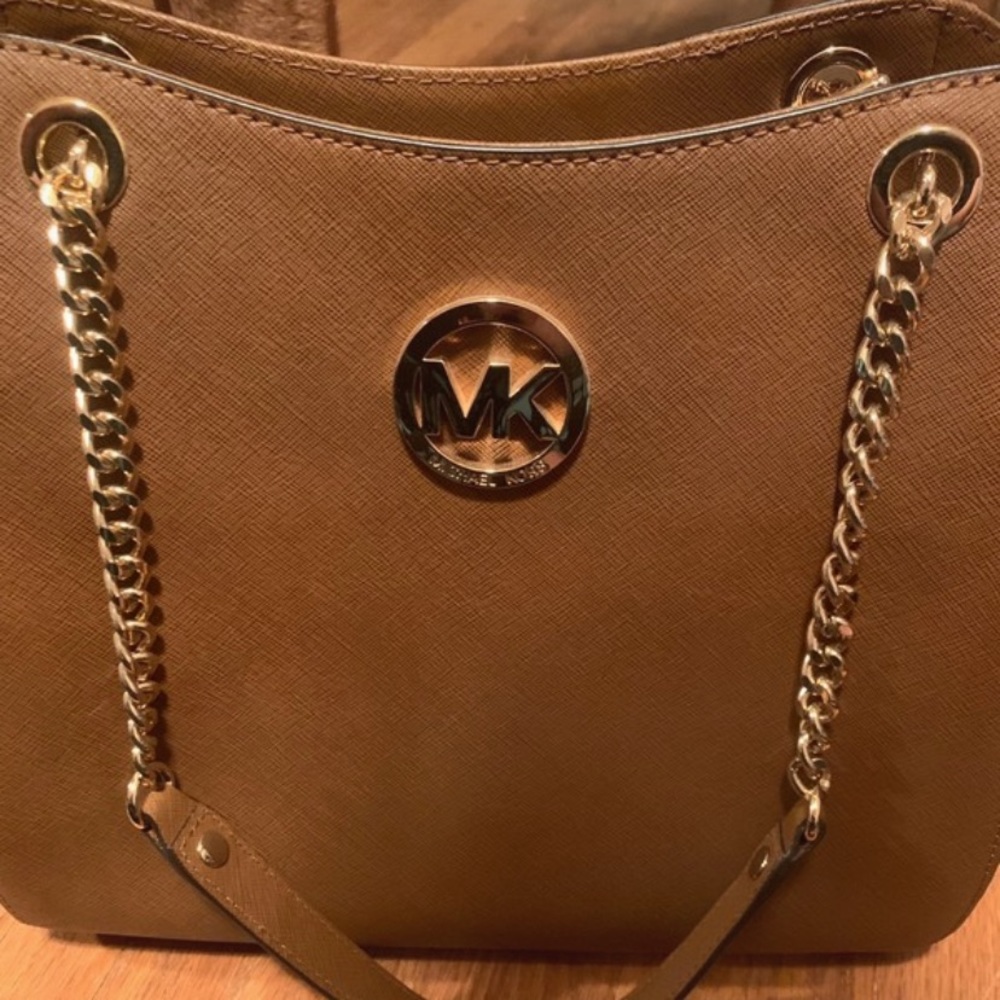 Brand New Never used Michael Kors Purse
